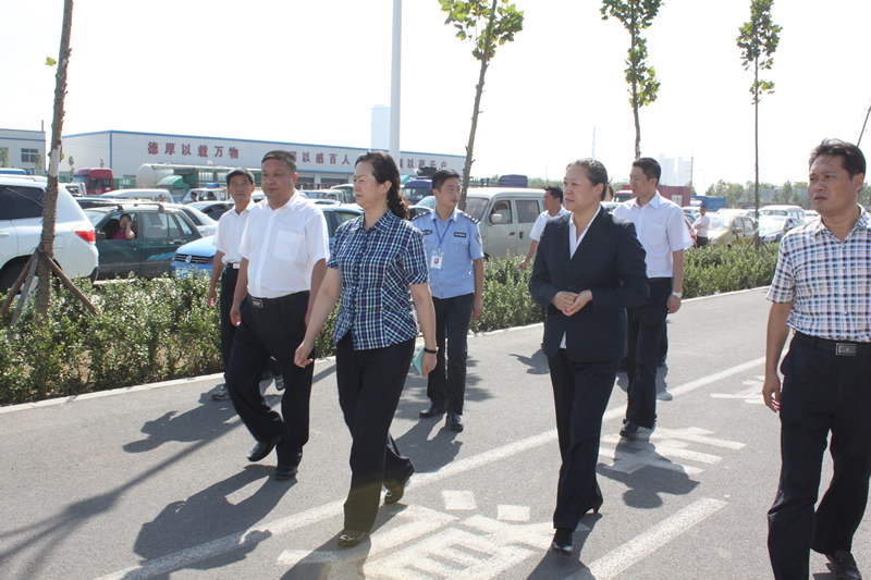 潍坊交警支队副支队长汪辉一行对公司进行检查指导