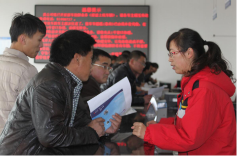 德隆“微笑服务”进行时