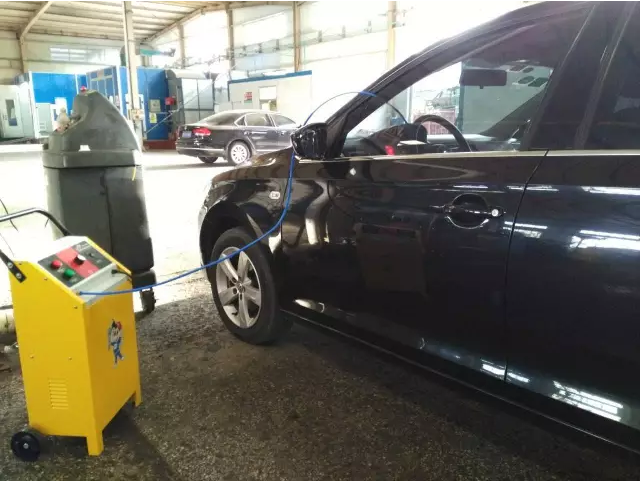 夏季汽车保养，空调清理不容忽视